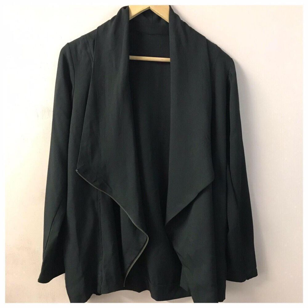 Forever 21 Black Flowy Lightweight Jacket Size M EUC - Picture 10 of 11